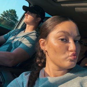 Meet your Posher, Avery